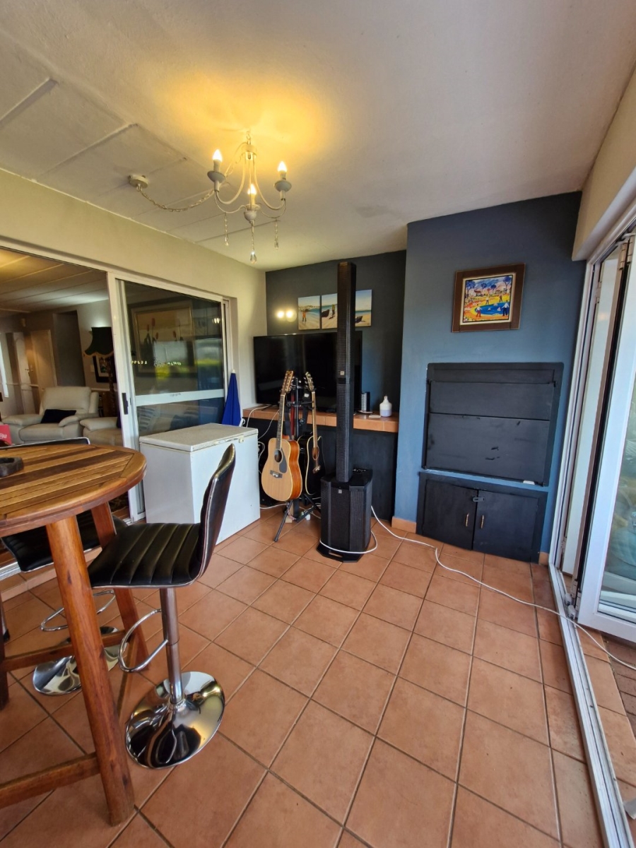 4 Bedroom Property for Sale in Caribbean Beach Club North West